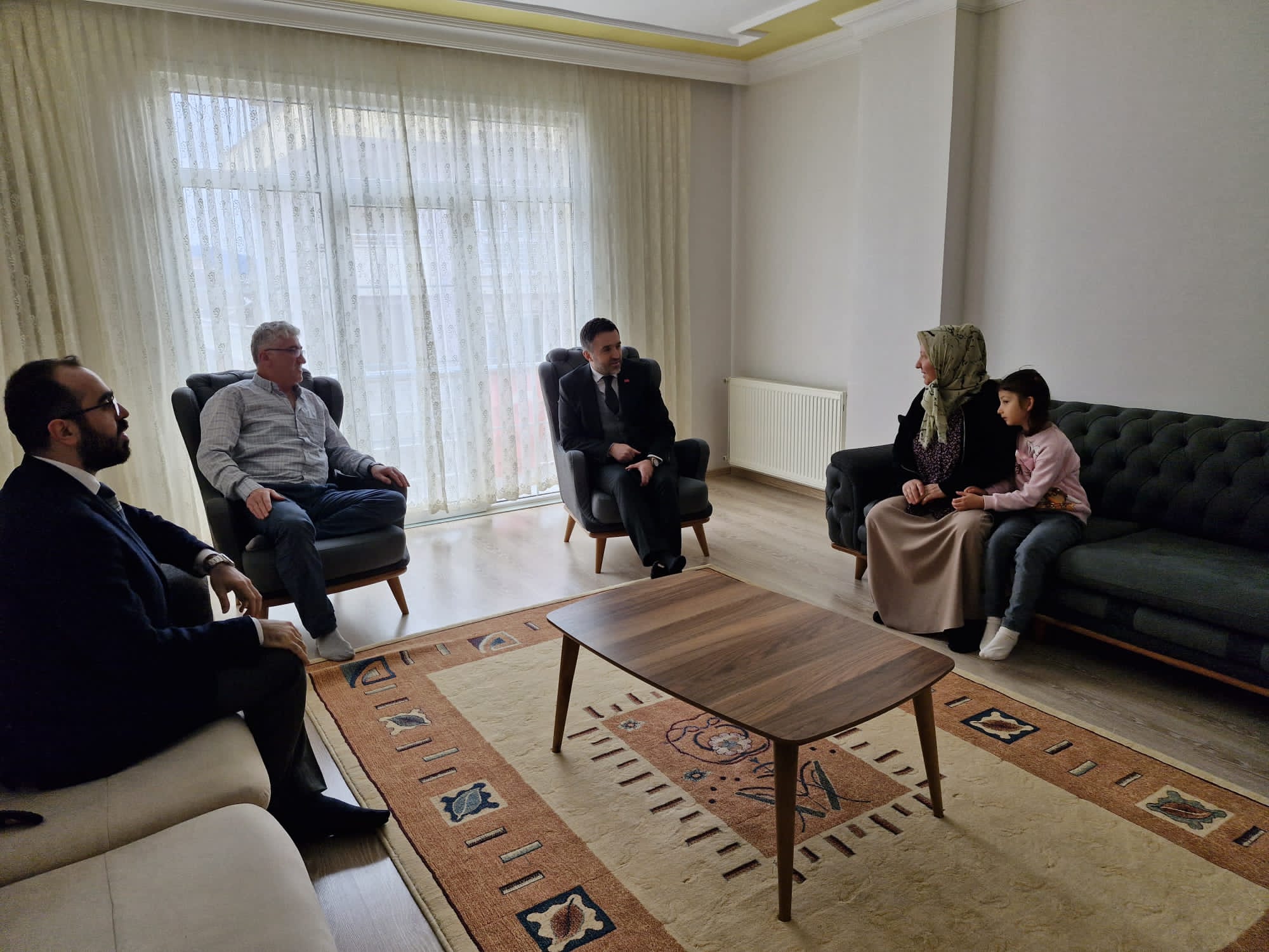 İl Müdürümüz Sn. Ömer TURAN, Çekmeköy ilçemizde ikamet eden TSK Şehidimiz Adem TAŞÇI 'nın kıymetli ailesine ziyaret gerçekleştirilmiştir.