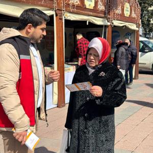 Sahaya çıkan ekiplerimiz mobil sosyal hizmet noktalarında koruyucu ve önleyici sosyal hizmet modelleri hakkında bilgilendirme ve broşür dağıtımı gerçekleştirilmiştir. - fotoğraf 6