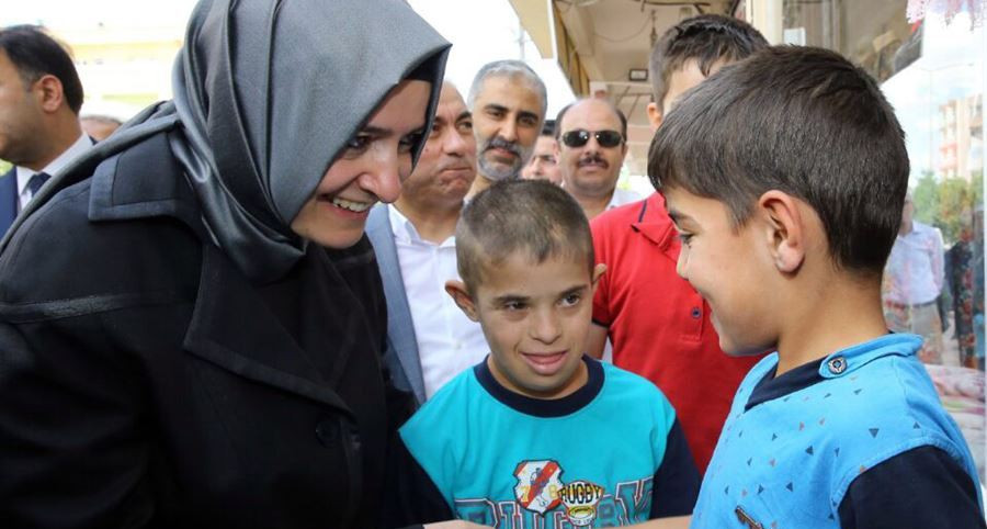 Aile ve Sosyal Politikalar Bakanı Dr. Fatma Betül Sayan Kaya Mardin'de incelemelerde bulundu.