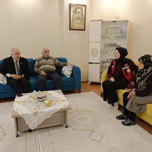 İl Müdürümüz Faruk Uysal, 2025 Aile Yılı Kapsamında Ramazan Ayı Vesilesiyle İnegöl İlçesinde Hane Ziyaretleri Gerçekleştirdi - fotoğraf 2