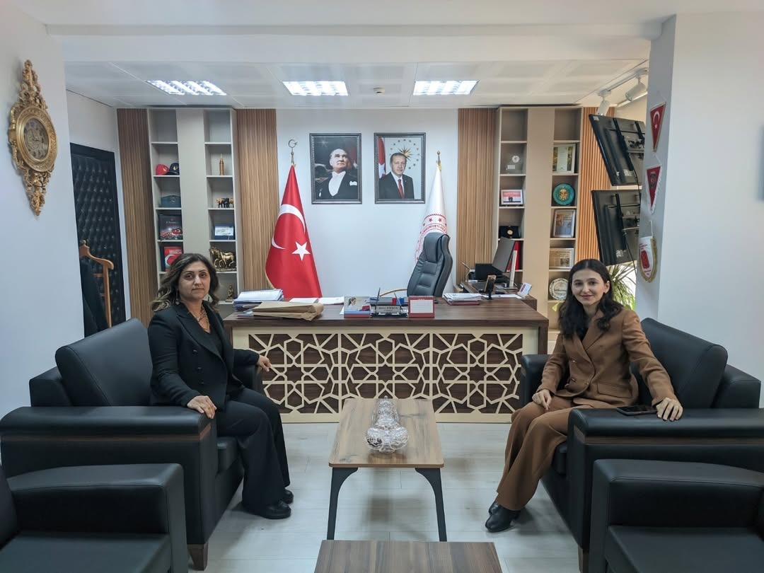 Balya Kaymakamı Sayın Zeynep DEMİR, İl Müdürümüz Emine BÖÇKÜN’e ziyaret gerçekleştirdi.