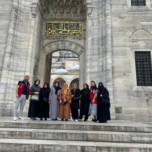 2025 'Aile Yılı' kapsamında Şehit Yakınlarımız ile Hırka-i Şerif, Fatih Sultan Mehmet Türbesi ve Mehmet Emin Tokadi Türbesini ziyaret ediyoruz. - fotoğraf 7