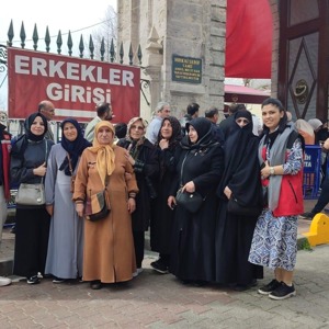 2025 'Aile Yılı' kapsamında Şehit Yakınlarımız ile Hırka-i Şerif, Fatih Sultan Mehmet Türbesi ve Mehmet Emin Tokadi Türbesini ziyaret ediyoruz. - fotoğraf 4