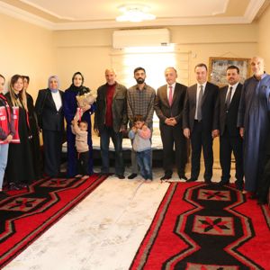 #AileYılı ‘nda  Beşiz Bebekleri Dünyaya Gelen Felhan Ailesine  Daire Başkanlarımızdan Ziyaret… - fotoğraf 2