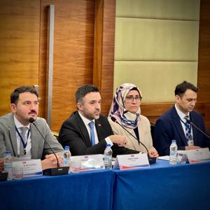 Bakanlığımız tarafından yürütülen Türkiye’de Koruyucu Aile Sisteminin Güçlendirilmesi Projesi kapsamında personellerin üç gün sürecek olan eğitim programımız başlamıştır. - fotoğraf 2
