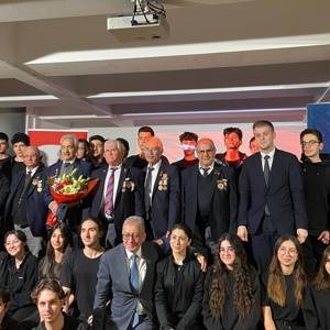 İl Müdürlüğümüze bağlı Sosyal Hizmet Merkezlerimiz tarafından ilçelerimizdeki Kahraman Gazilerimiz ve kıymetli Şehit Yakınlarımız, gençlerimizle buluşmaya devam ediyor. - fotoğraf 3