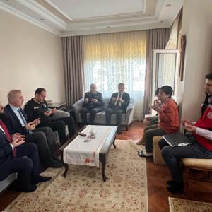 İl Müdürlüğümüze bağlı Sosyal Hizmet Merkezlerimiz tarafından İl genelinde kıymetli Şehit Yakınlarımız ve Kahraman Gazilerimizi ziyaretlere devam ediyoruz.  - fotoğraf 8