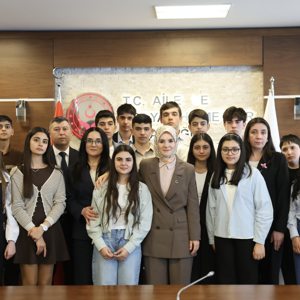 Azerbaycanlı Şehit Çocukları, Bakanımız Sayın Mahinur Özdemir Göktaş'ı Ziyaret Etti. - fotoğraf 1