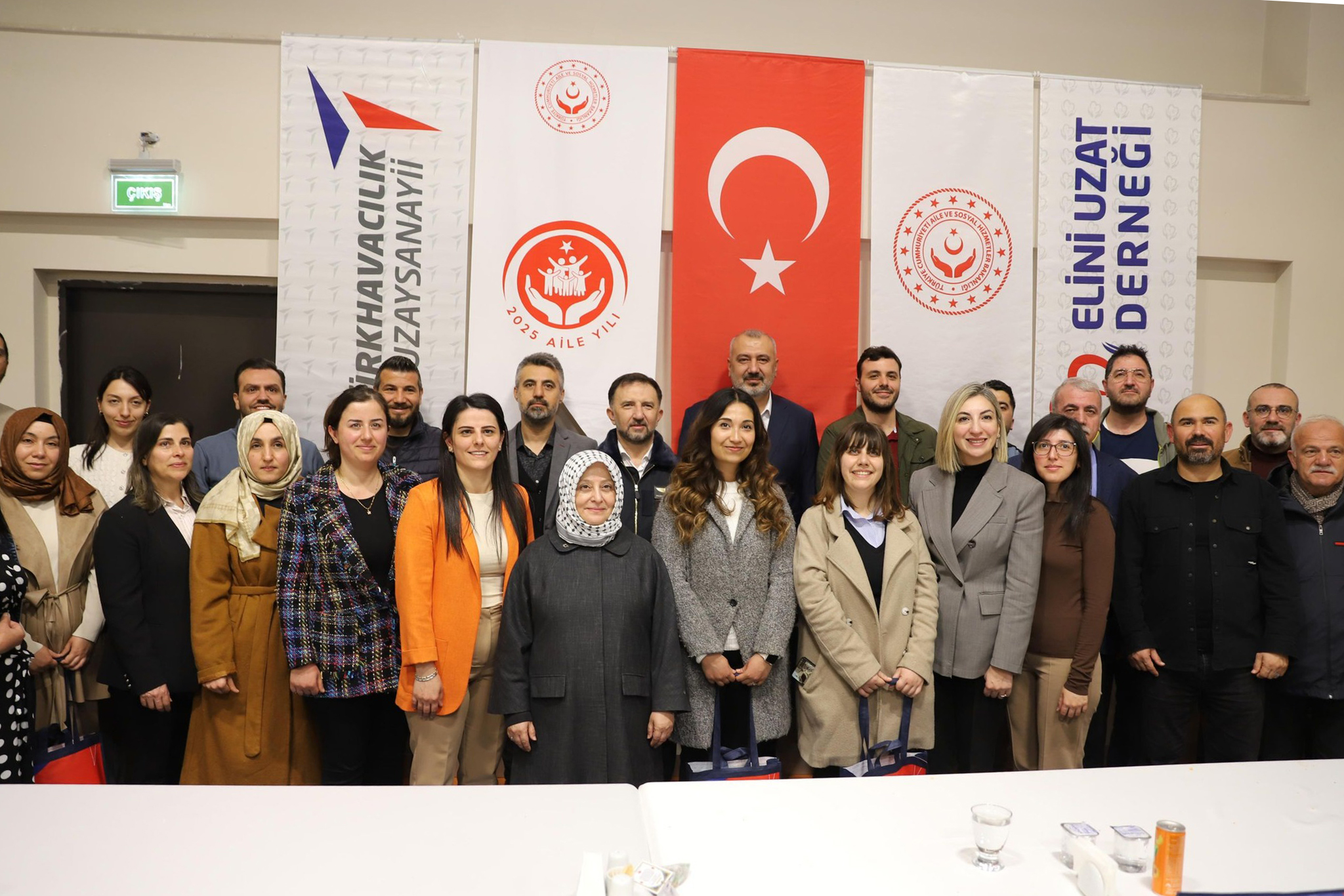 Serdar Demir Çocuk Evleri Sitesi Müdürlüğümüzde TUSAŞ' ın öncülüğünde ramazan şenliği yaşandı. 