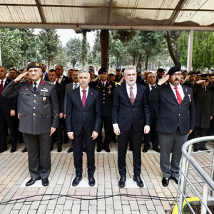 Çanakkale Zaferi’nin 110. Yıl Dönümünde Şehitlerimizi Rahmetle Andık - fotoğraf 11