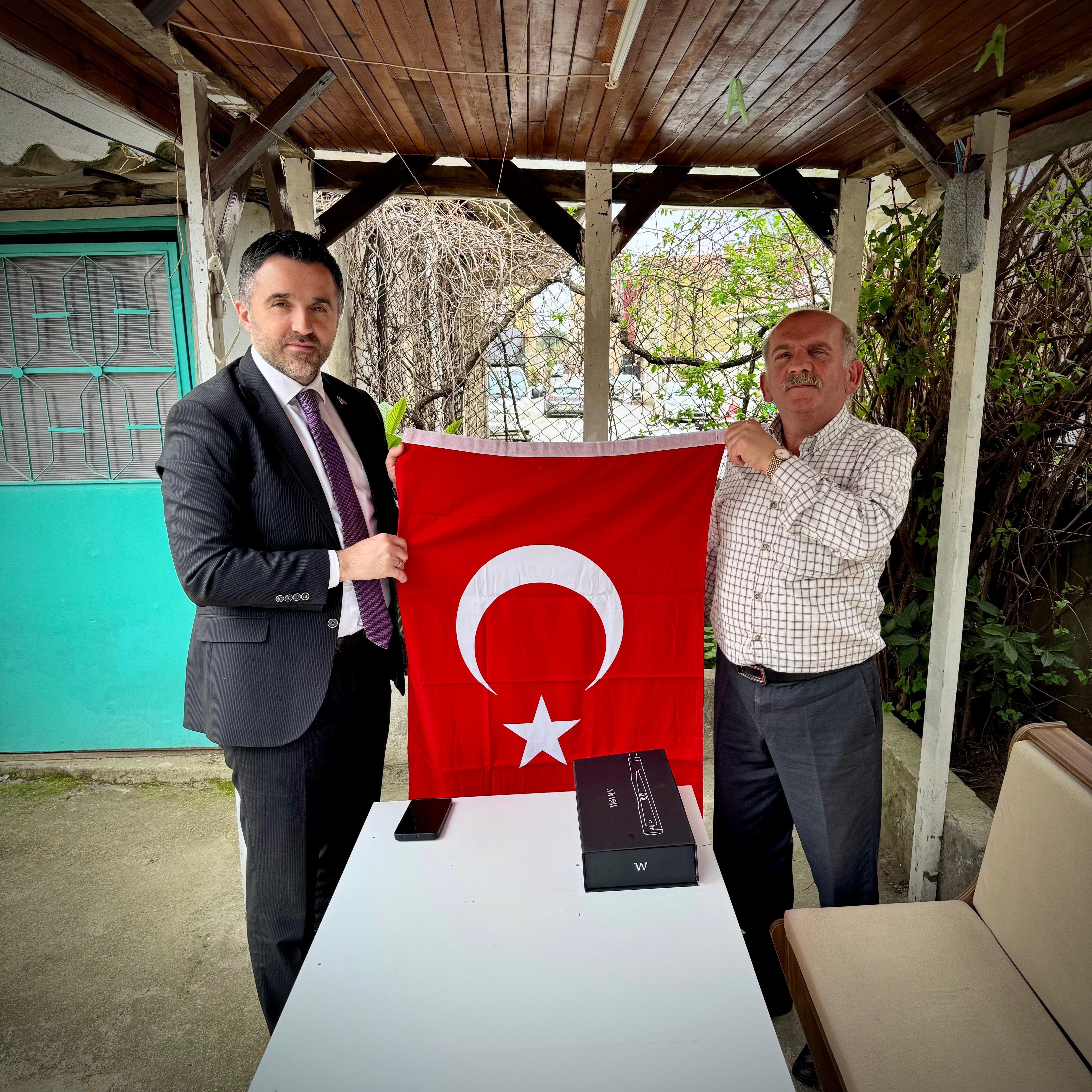 İl Müdürümüz Sn. Ömer TURAN, 15 Temmuz Gazimiz Sn. Ömer YÜKSEL 'in hanesini ziyaret ederek, Bakanımız Sn. Mahinur ÖZDEMİR GÖKTAŞ 'ın hediyesini takdim etmiştir. 