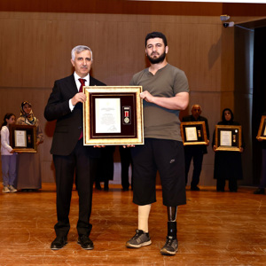 Devlet Övünç Madalyası Tevcih Töreni Mehmet Akif Ersoy Kültür Merkezinde Gerçekleştirildi - fotoğraf 4