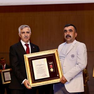 Devlet Övünç Madalyası Tevcih Töreni Mehmet Akif Ersoy Kültür Merkezinde Gerçekleştirildi - fotoğraf 12