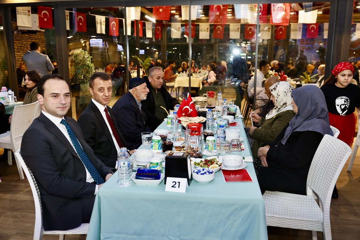 İl Müdürümüz M.Ferdi Bozkurt İftarını Şehitlerimizin Kıymetli Aileleriyle Yaptı