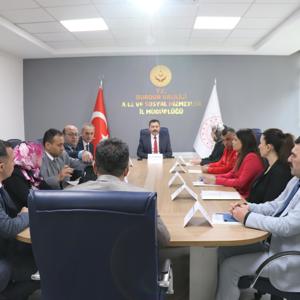 Bakanlığımız Sosyal Yardımlar Genel Müdürlüğü Araştırma, Geliştirme ve Tanıtım Daire Başkanı Ali Altınsoy, 2025 yılı “Aile Yılı” ziyaretleri kapsamında İlimizi ziyaret etmiştir. - fotoğraf 1