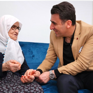 Dört Kuşak Bir Arada Yaşayan Geniş Aile - fotoğraf 4
