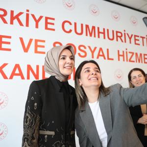 Aile ve Sosyal Hizmetler Bakanımız Göktaş, bakanlık personeli ile bayramlaştı - fotoğraf 3