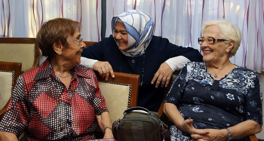 Huzurevleri'ne Sürpriz Ziyaret