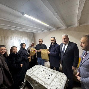 Aile Yılı Kapsamında 25. ve 50. Yılını Dolduran Ailelerimiz Ziyaret Edildi  - fotoğraf 6