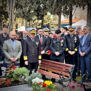 Mübarek Ramazan Ayının Arefe Günü münasebetiyle Edirnekapı Şehitliği ve 15 Temmuz Şehitliğine ziyaret gerçekleştirilmiştir. - fotoğraf 2