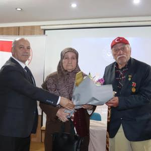 Sosyal Hizmet Merkezlerimiz Tarafından İlçelerimizdeki Kahraman Gazilerimiz ve Kıymetli Şehit Yakınlarımız Yarınımızın Teminatı Çocuklarımız ve Gençlerimizle Buluşmaya Devam Ediyor. - fotoğraf 4