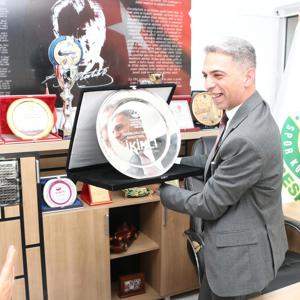 Büyük Başarılarından Dolayı Şanlıurfa Bedensel Engelliler Spor Kulübü Basketbol Takımımızı Ziyaret Ettik.  - fotoğraf 3