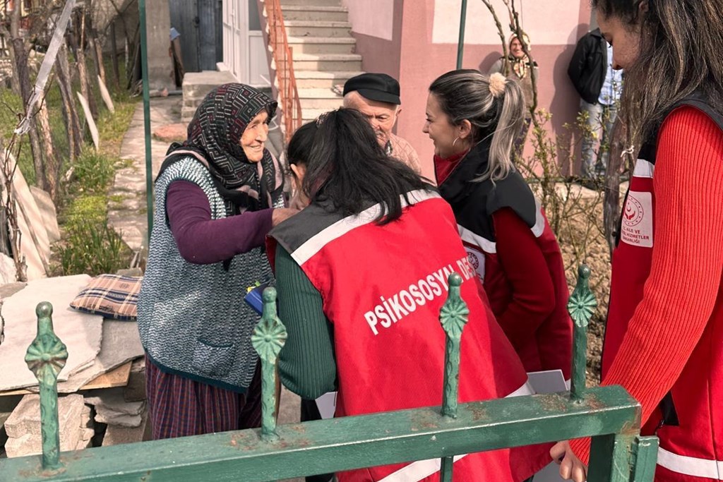 Aile ve Sosyal Hizmetler Bakanlığı Ramazan ayında başlayan ziyaretlerini bayramda da sürdürdü
