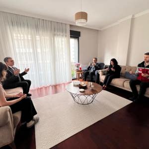İl Müdürlüğümüze bağlı Sosyal Hizmet Merkezlerimiz tarafından İl genelinde kıymetli Şehit Yakınlarımız ve Kahraman Gazilerimizi ziyaretlere devam ediyoruz.  - fotoğraf 4