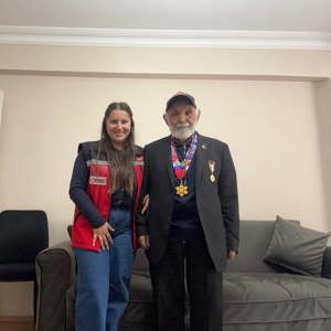 İl Müdürlüğümüze bağlı Sosyal Hizmet Merkezlerimiz tarafından İl genelinde kıymetli Şehit Yakınlarımız ve Kahraman Gazilerimizi ziyaretlere devam ediyoruz.  - fotoğraf 3