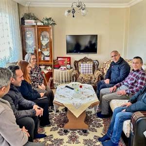 İl Müdürlüğümüze bağlı Sosyal Hizmet Merkezlerimiz tarafından İl genelinde kıymetli Şehit Yakınlarımız ve Kahraman Gazilerimizi ziyaretlere devam ediyoruz.  - fotoğraf 2