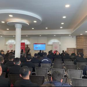 İl Müdürlüğümüz tarafından Türk Silahlı Kuvvetleri personeline ve vatani görevini yapan er ve erbaşlara yönelik eğitim seminerlerimiz devam ediyor.  - fotoğraf 1