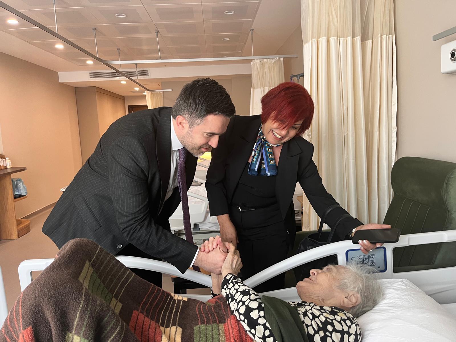 İl Müdürlüğümüze bağlı Maltepe Huzurevinde çıkan yangın sonucu yeni yaşam alanlarına nakilleri gerçekleştirilen büyüklerimizi ziyaret ettik; geçmiş olsun dileklerimizi ilettik.