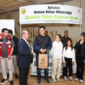 2025 Aile Yılı Etkinlikleri Kapsamında Fidan Dağıtım Etkinliği Gerçekleştirdik - fotoğraf 8