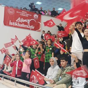 Geleceğimizin Teminatı Çocuklarımızla Milli Takımımıza Destek Olduk. - fotoğraf 1