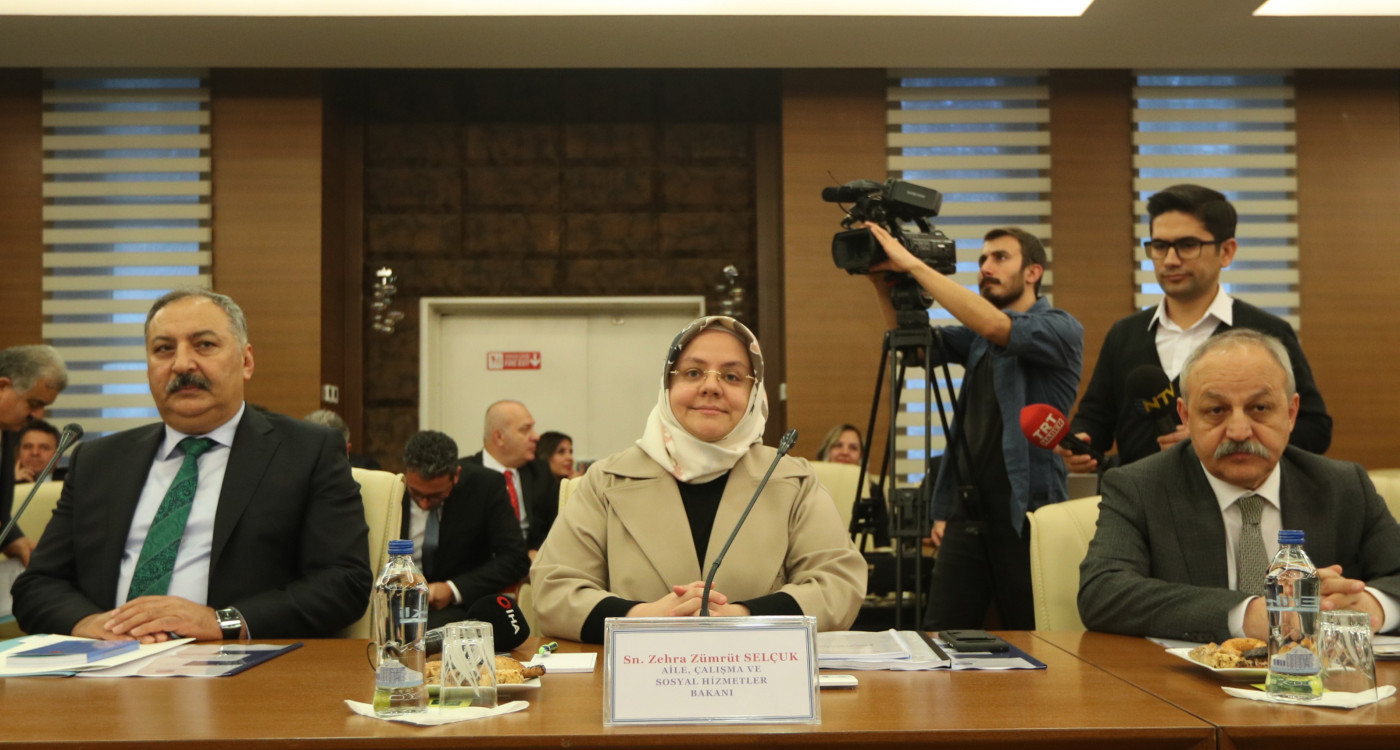 Bakan SELÇUK’tan  ‘Kamu Personeli Danışma Kurulu Toplantısı’nda Engellilere İş Müjdesi