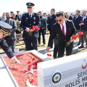 Polis Haftası Kapsamında Erzurum Polis Şehitliği Ziyareti - fotoğraf 1