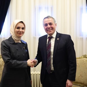 Bakanımız Göktaş, İsviçre-Türkiye Dostluk Anlaşması'nın 100. yılı dolayısıyla düzenlenen sergi açılışı ve konsere katıldı - fotoğraf 2