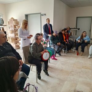 Keşan Sosyal Hizmet Merkezi Engelsiz Yaşam Merkezinde Ritim Grubu Kuruldu. - fotoğraf 1