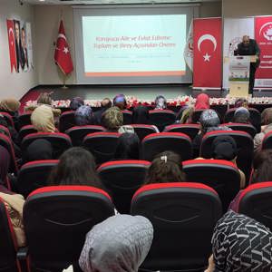 Ailede Şiddetsiz Otorite ve Zararlı Alışkanlıklarla ve Koruyucu Aile Farkındalığı - fotoğraf 2