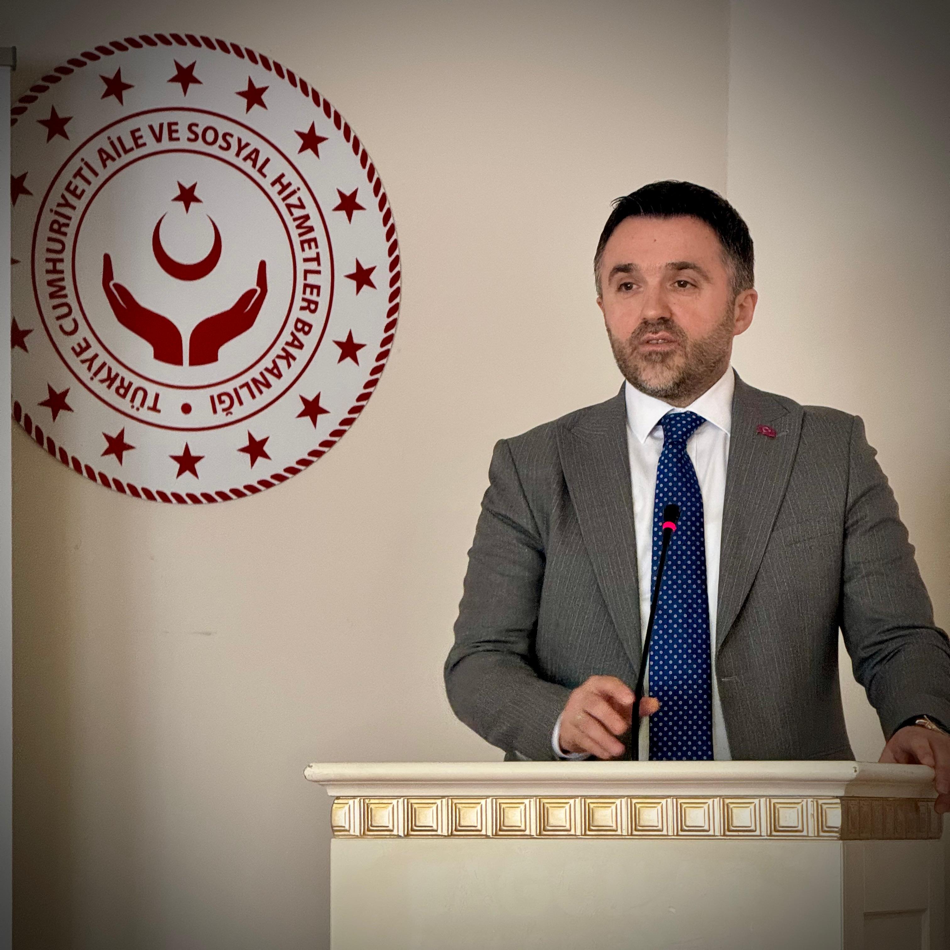 Bakanlığımız tarafından ilimize atamaları yapılan Şehit Yakınları ve Gazilerimize yönelik "Oryantasyon Eğitimi" İl Müdürümüz Sn. Ömer TURAN' ın açılış konuşmalarıyla başladı.