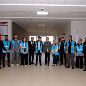 Sayın Valimiz Tülay Baydar Bilgihan, Ramazan Bayramı ziyaretleri kapsamında Müdürlüğümüze bağlı Hilmi Hafıze Evin Huzurevi Yaşlı Bakım ve Rehabilitasyon Merkezimizde kalan sakinlerimizi ziyaret etti - fotoğraf 2