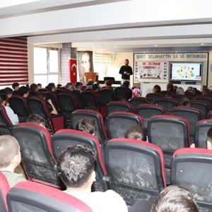 Hakkari'de Siber Zorbalık Eğitimiyle Aileler Bilinçlendiriliyor - fotoğraf 1