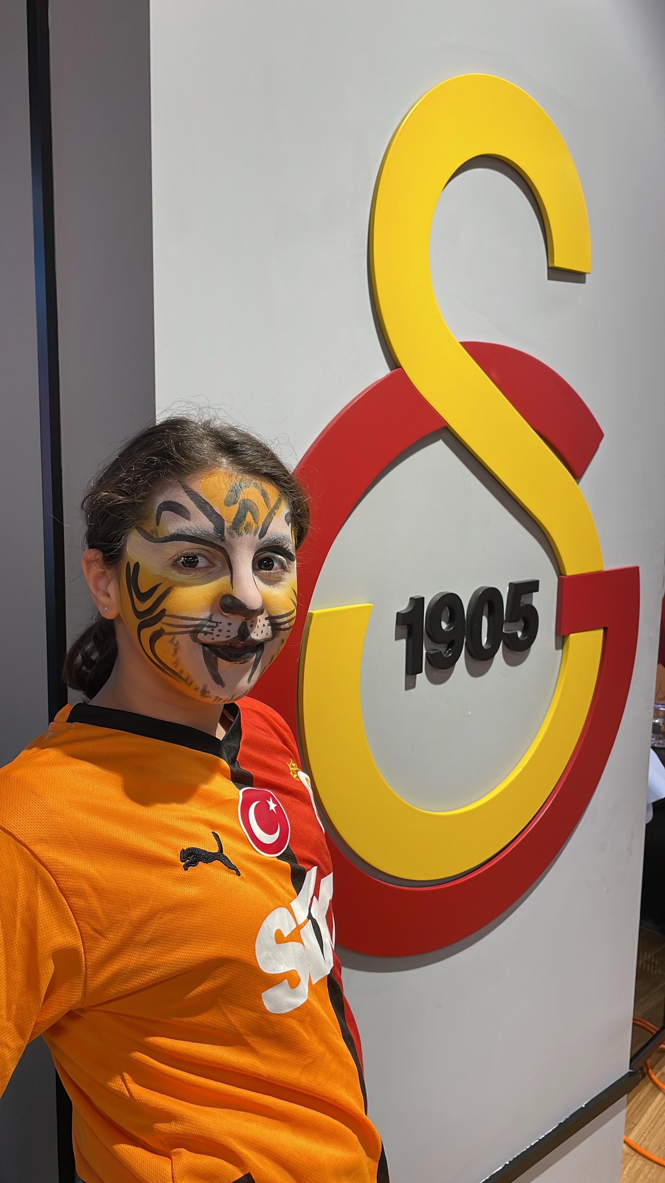 İl Müdürlüğümüze bağlı kuruluşlarımızda koruma ve bakım altında bulunan 40 çocuğumuzla 23 Nisan etkinlikleri çerçevesinde Galatasaray Spor Kulübünün misafiri olduk