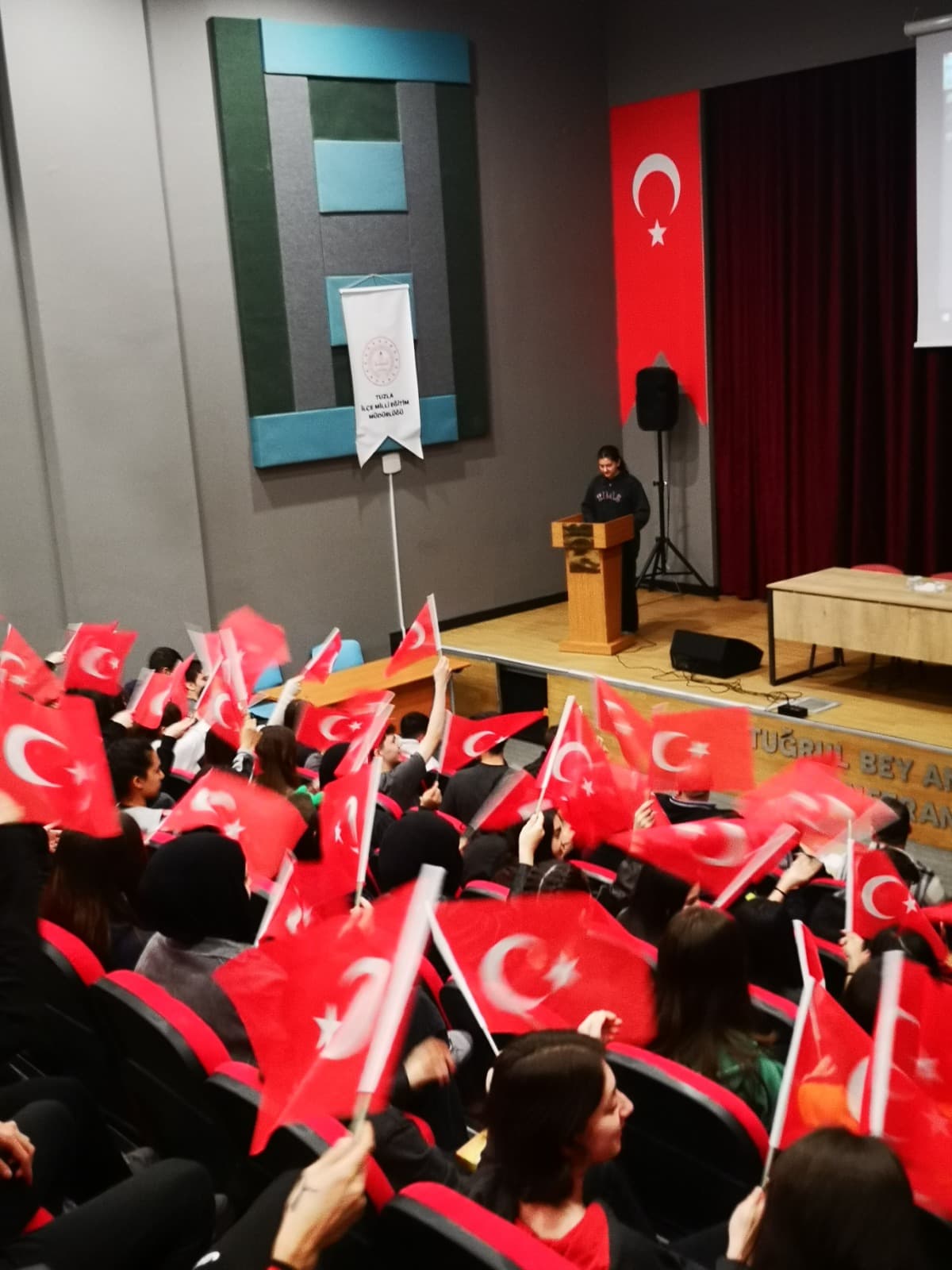 Sosyal Hizmet Merkezlerimiz Tarafından İlçelerimizdeki Kahraman Gazilerimiz ve Kıymetli Şehit Yakınlarımız Yarınımızın Teminatı Çocuklarımız ve Gençlerimizle Buluşmaya Devam Ediyor.