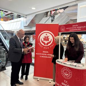 2025 Aile Yılı kapsamında,17 Nisan’da Bingöl Miliamall AVM’de Koruyucu Aile Hizmetimize dair tanıtım standı kuruldu. - fotoğraf 2