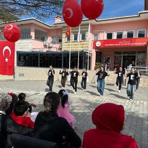 23 Nisan Ulusal Egemenlik ve Çocuk Bayramımızı geleceğimizin teminatı çocuklarımızla coşkuyla kutladık.  - fotoğraf 5