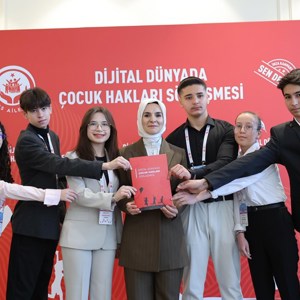Aile ve Sosyal Hizmetler Bakanımız Göktaş, "Dijital Dünyada Çocuk Hakları Sözleşmesi"ne ilk imzayı attı - fotoğraf 2