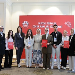 Aile ve Sosyal Hizmetler Bakanımız Göktaş, "Dijital Dünyada Çocuk Hakları Sözleşmesi"ne ilk imzayı attı - fotoğraf 4
