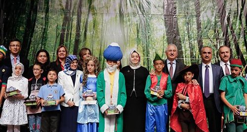 Koruma altındaki çocuklardan tiyatro gösterisi