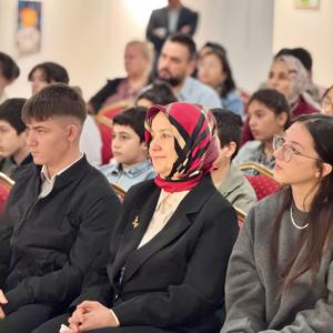 Bakanlığımız tarafından 23 Nisan Ulusal Egemenlik ve Çocuk Bayramı nedeniyle çocuklarımızın eserlerinin sergilendiği “Benim Renklerim Resim Sergisi” Dolmabahçe Sarayında açıldı. - fotoğraf 1